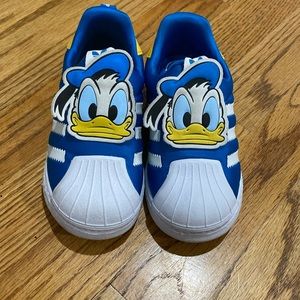Donald Duck Adidas tennis shoes